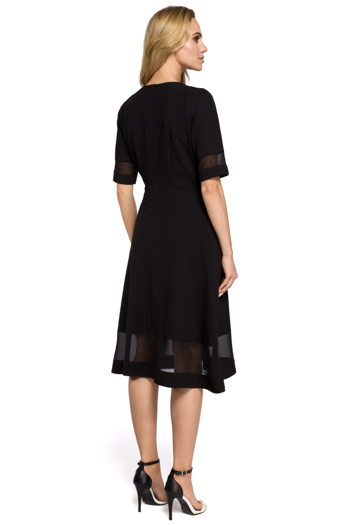 Sukienka Midi - Rozkloszowana Z Krótkim Rękawem - czarna